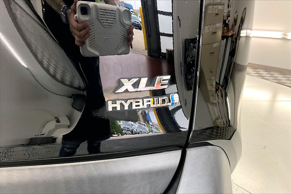 Thumbnail: 2022 Toyota RAV4 - 12