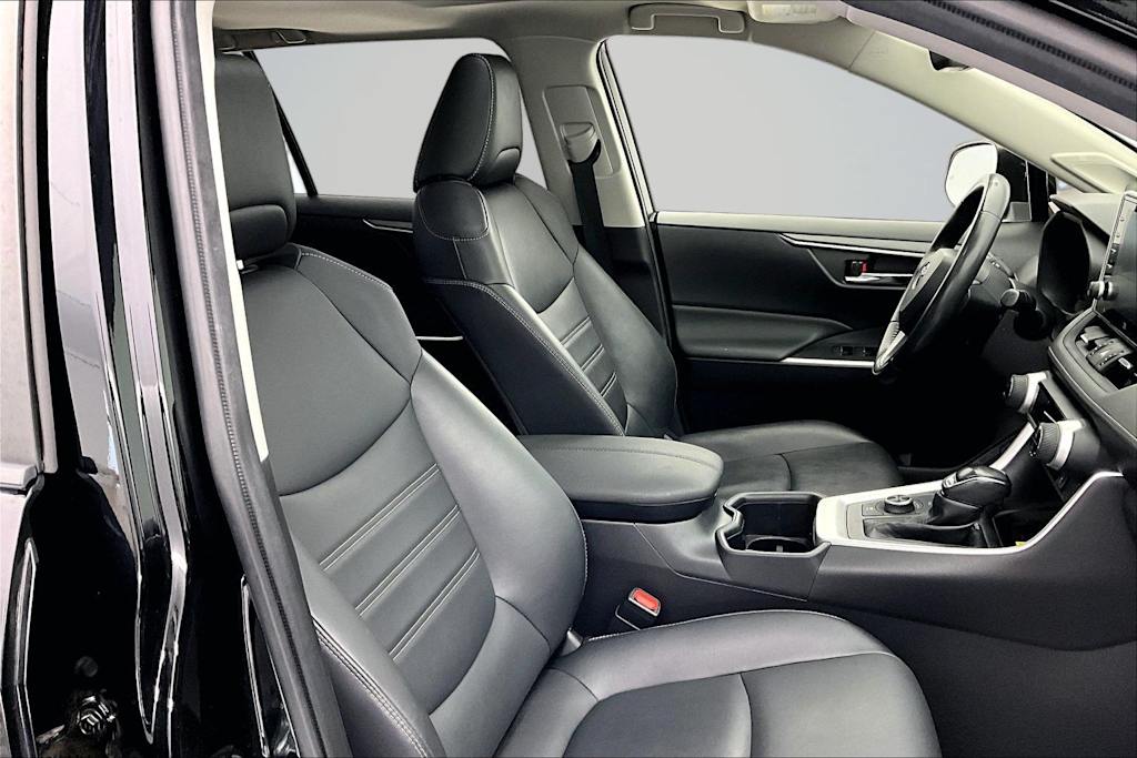 Thumbnail: 2022 Toyota RAV4 - 11