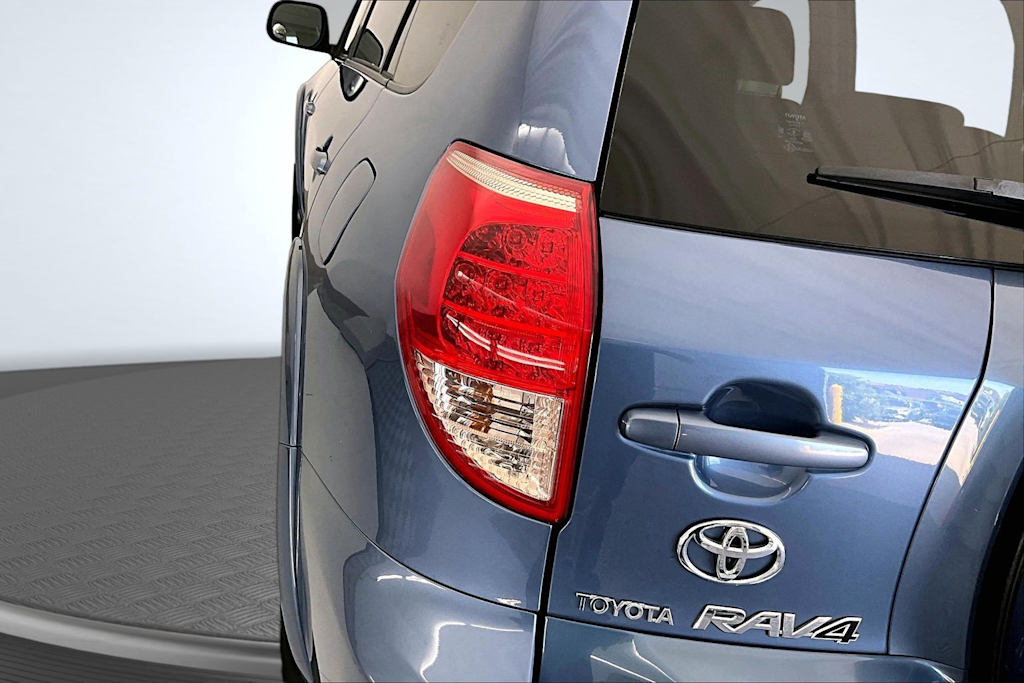 Thumbnail: 2008 Toyota RAV4 - 25