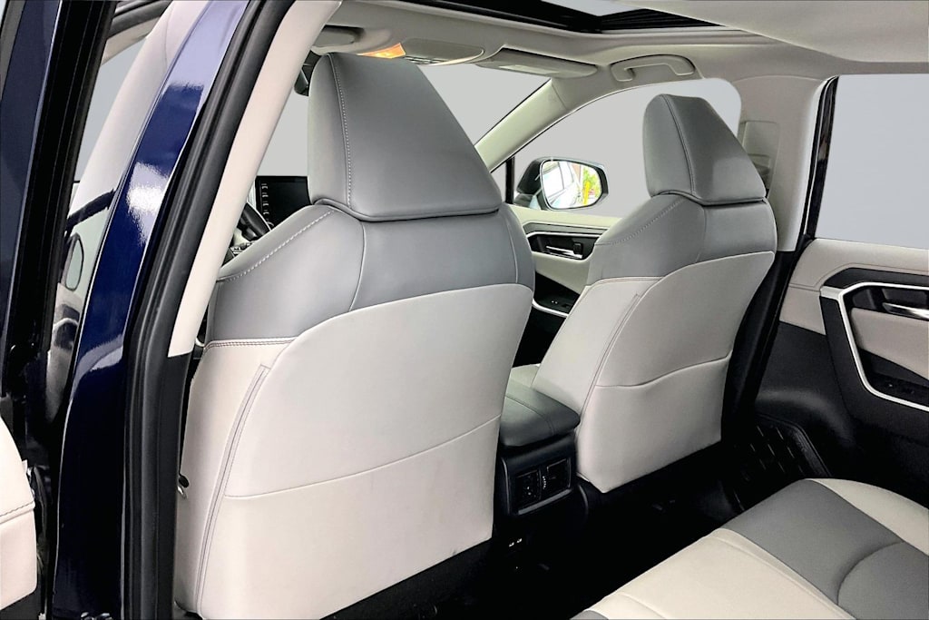 Thumbnail: 2021 Toyota RAV4 - 13