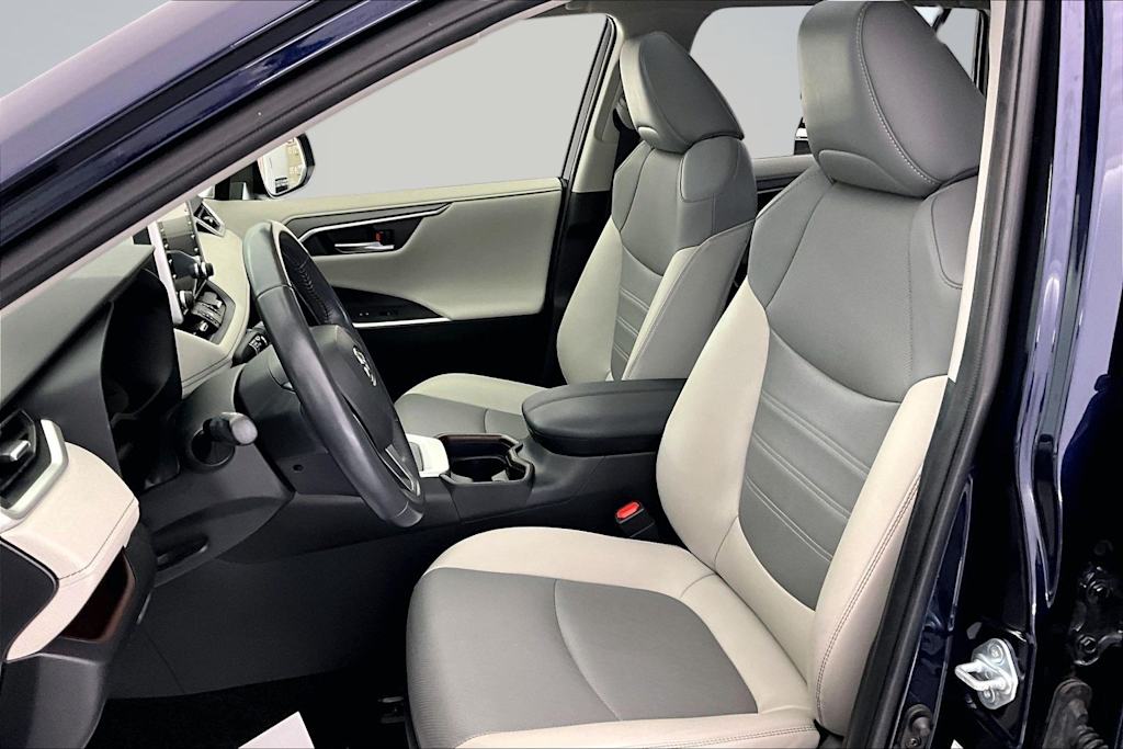 Thumbnail: 2021 Toyota RAV4 - 11