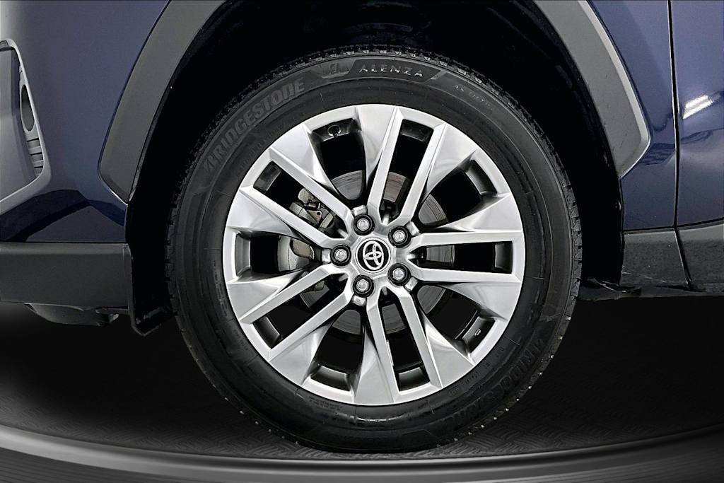 Thumbnail: 2021 Toyota RAV4 - 8