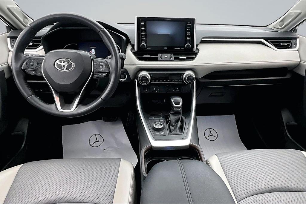 Thumbnail: 2021 Toyota RAV4 - 10