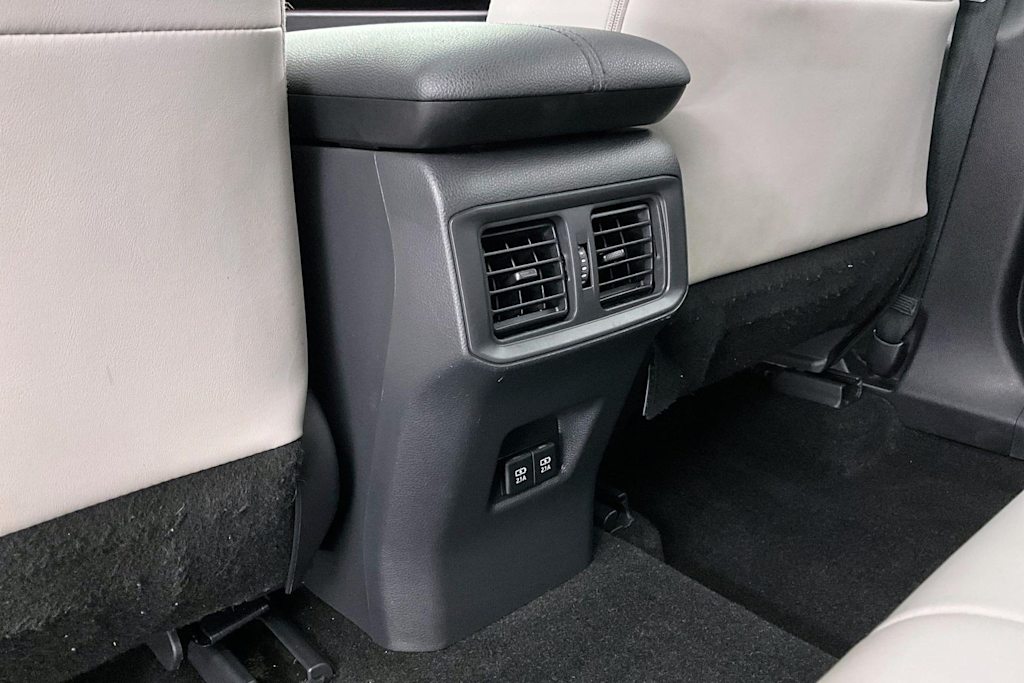 Thumbnail: 2019 Toyota RAV4 - 30