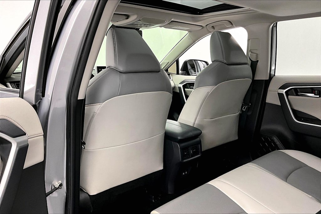 Thumbnail: 2019 Toyota RAV4 - 13