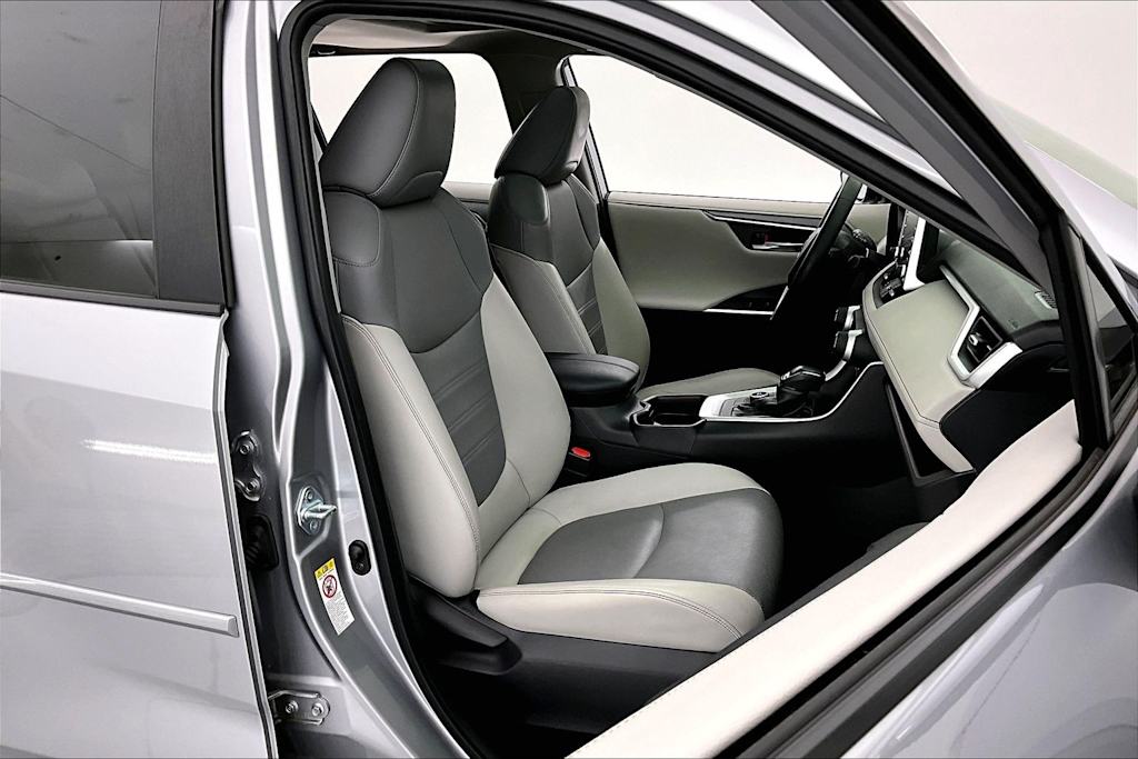 Thumbnail: 2019 Toyota RAV4 - 12