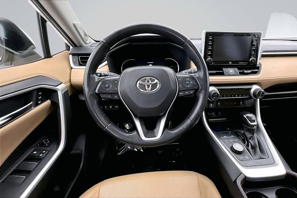 Thumbnail: 2021 Toyota RAV4 - 14