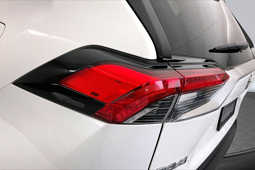 Thumbnail: 2021 Toyota RAV4 - 26