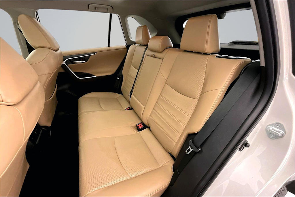 Thumbnail: 2021 Toyota RAV4 - 22