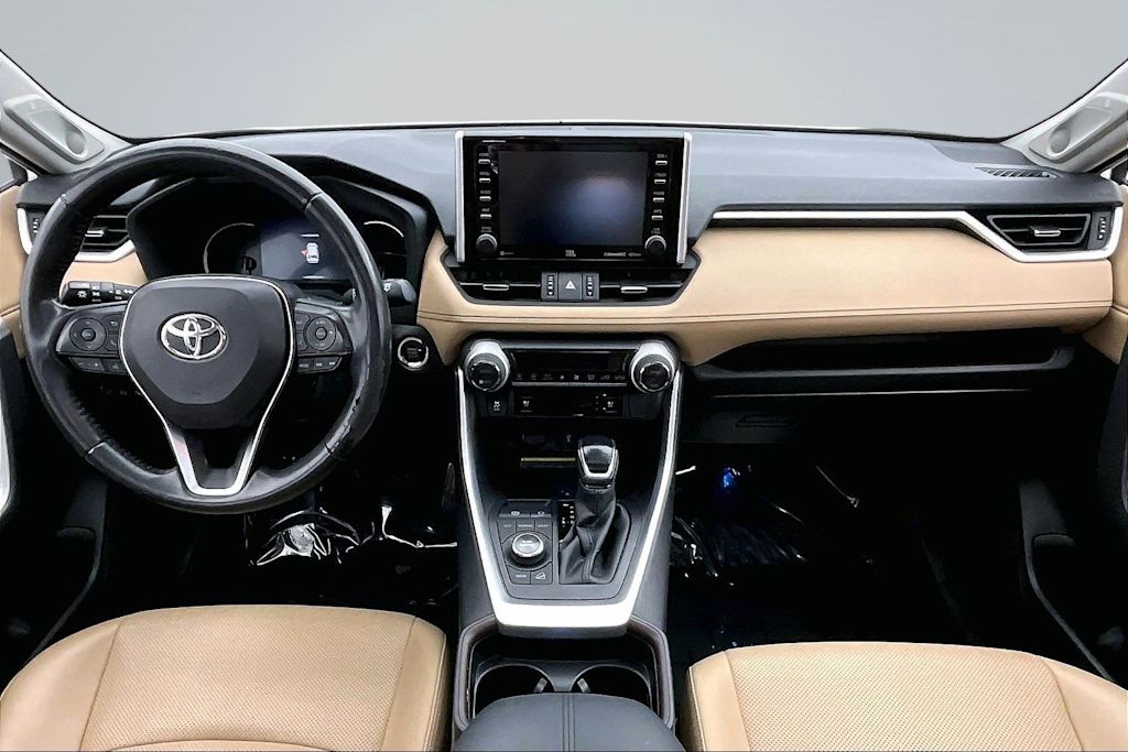 Thumbnail: 2021 Toyota RAV4 - 10