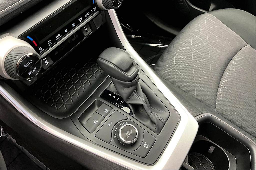 Thumbnail: 2023 Toyota RAV4 - 16