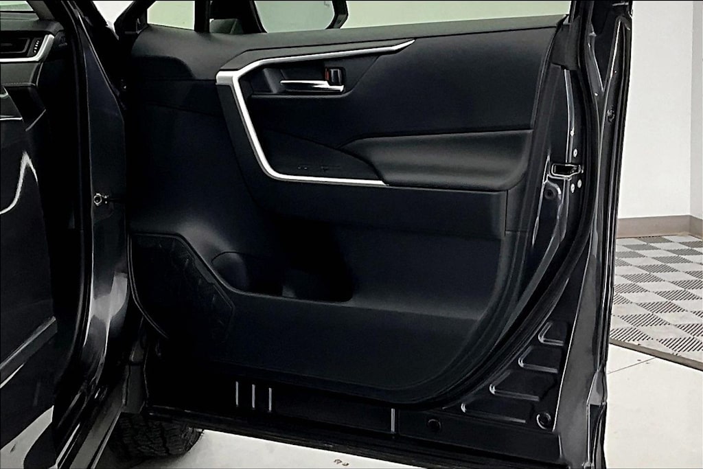 Thumbnail: 2023 Toyota RAV4 - 25