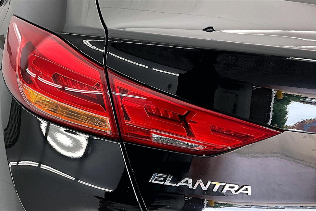 Thumbnail: 2018 Hyundai Elantra - 26