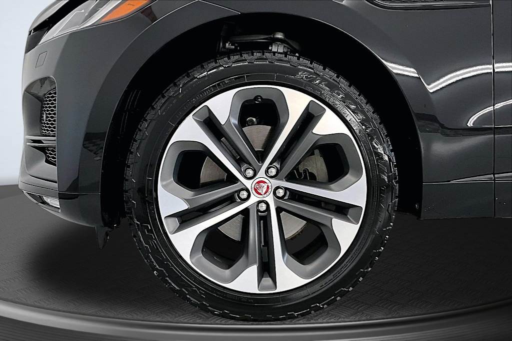 Thumbnail: 2023 Jaguar F-Pace - 6