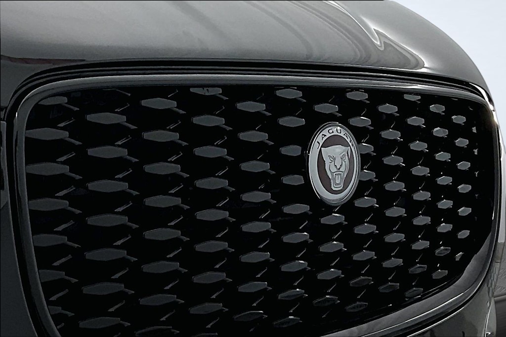 Thumbnail: 2023 Jaguar F-Pace - 5