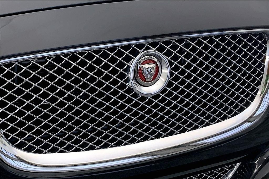 2015 Jaguar XJ L Portfolio 18