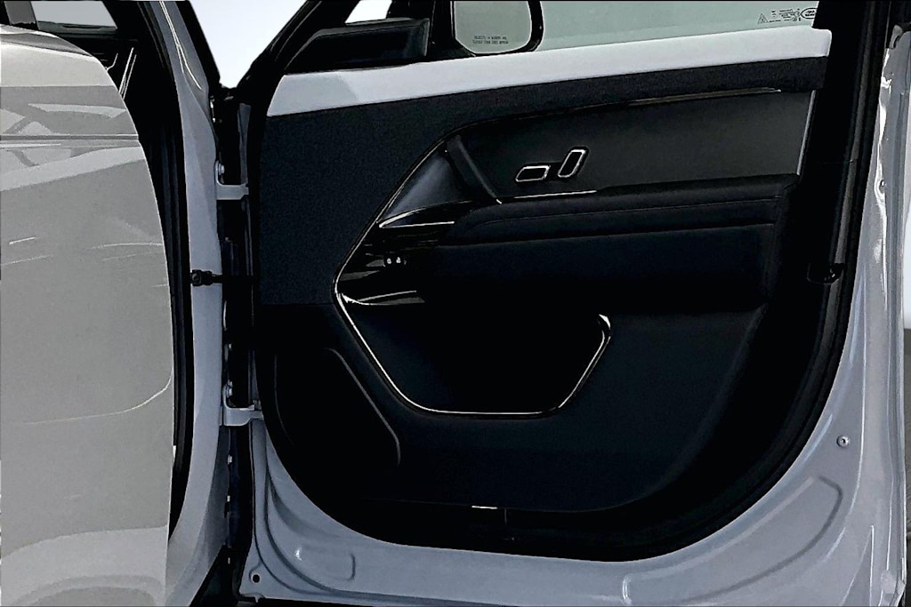Thumbnail: 2025 Land Rover Range Rover Sport - 25