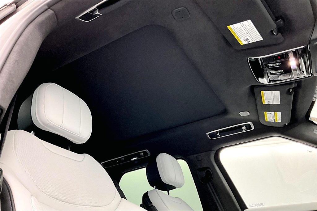 Thumbnail: 2025 Land Rover Range Rover Sport - 23