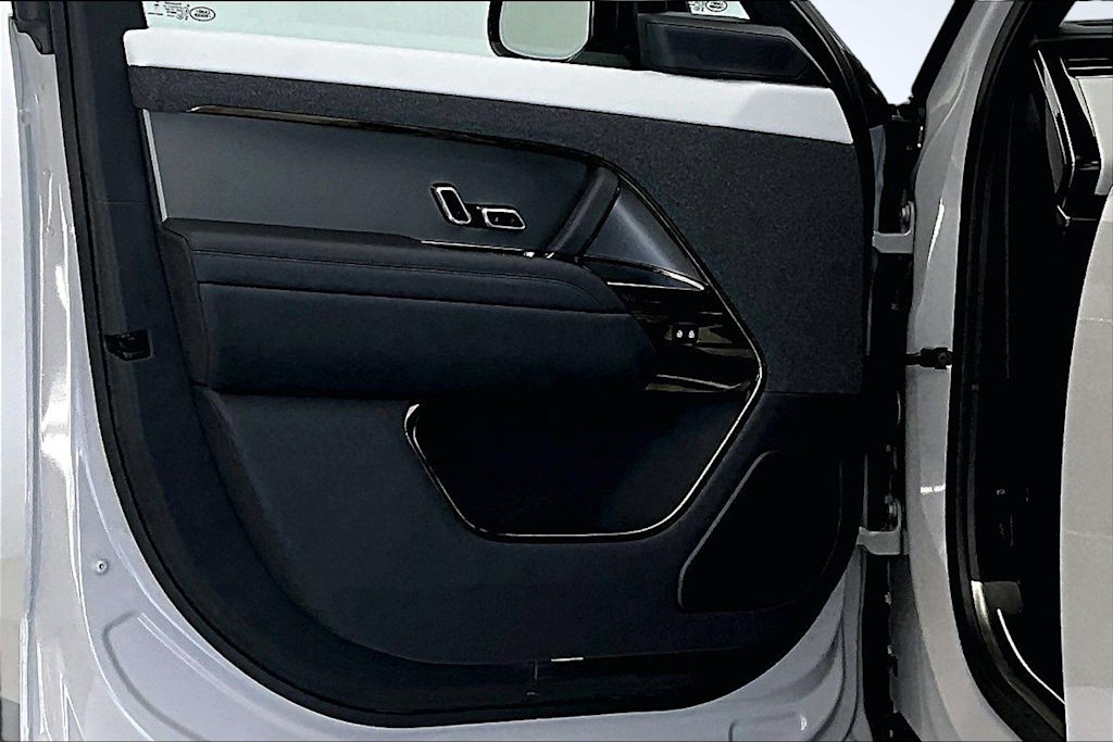 Thumbnail: 2025 Land Rover Range Rover Sport - 24