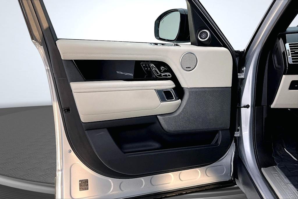 Thumbnail: 2020 Land Rover Range Rover - 24