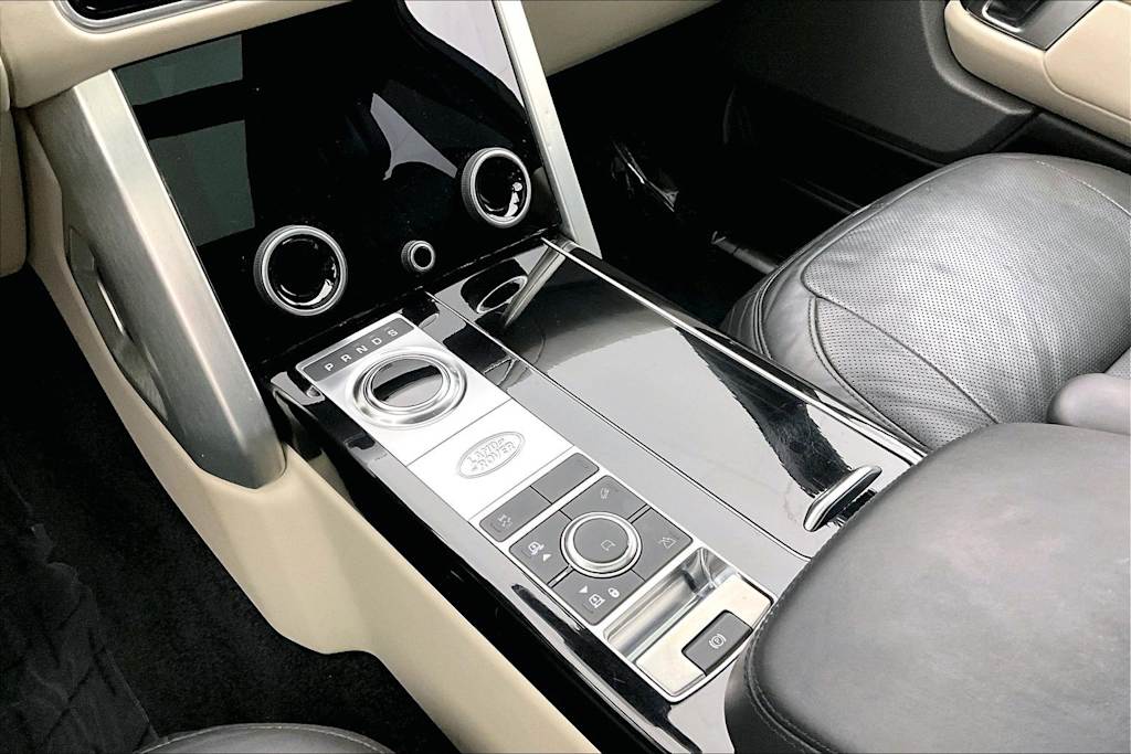 Thumbnail: 2020 Land Rover Range Rover - 17