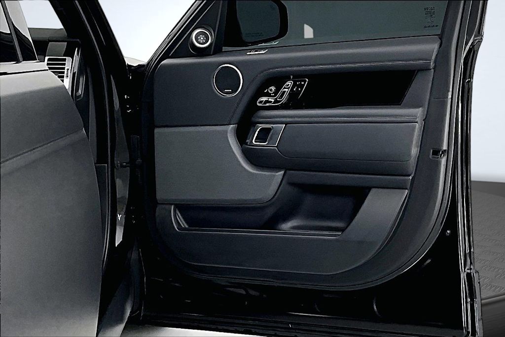 Thumbnail: 2022 Land Rover Range Rover - 25