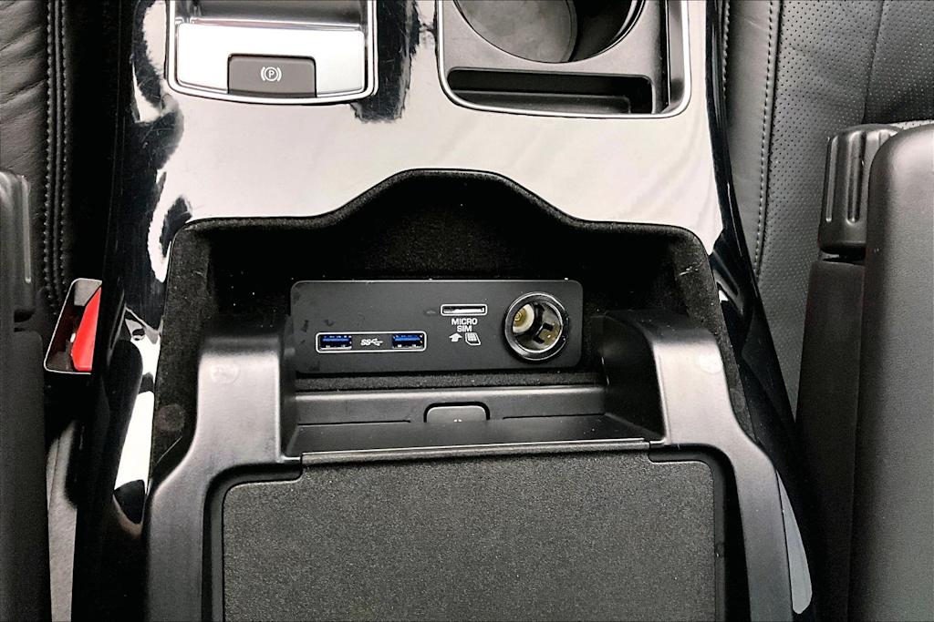 Thumbnail: 2022 Land Rover Range Rover - 28