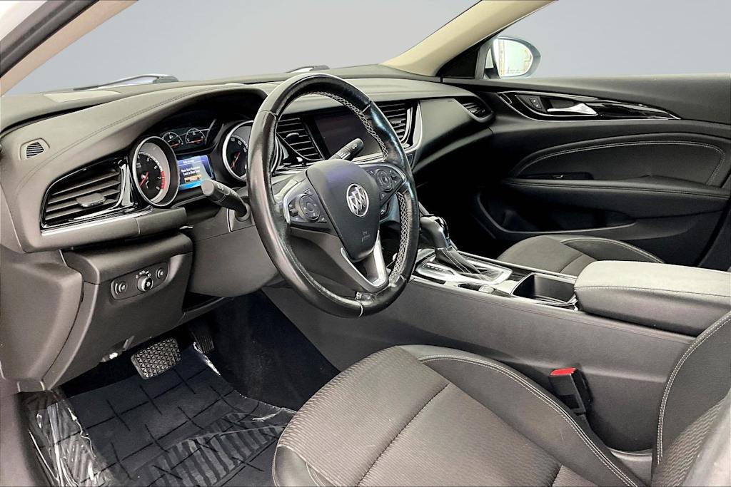 Thumbnail: 2018 Buick Regal - 2