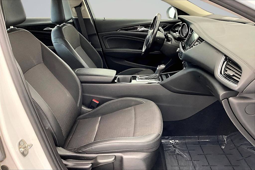 Thumbnail: 2018 Buick Regal - 12