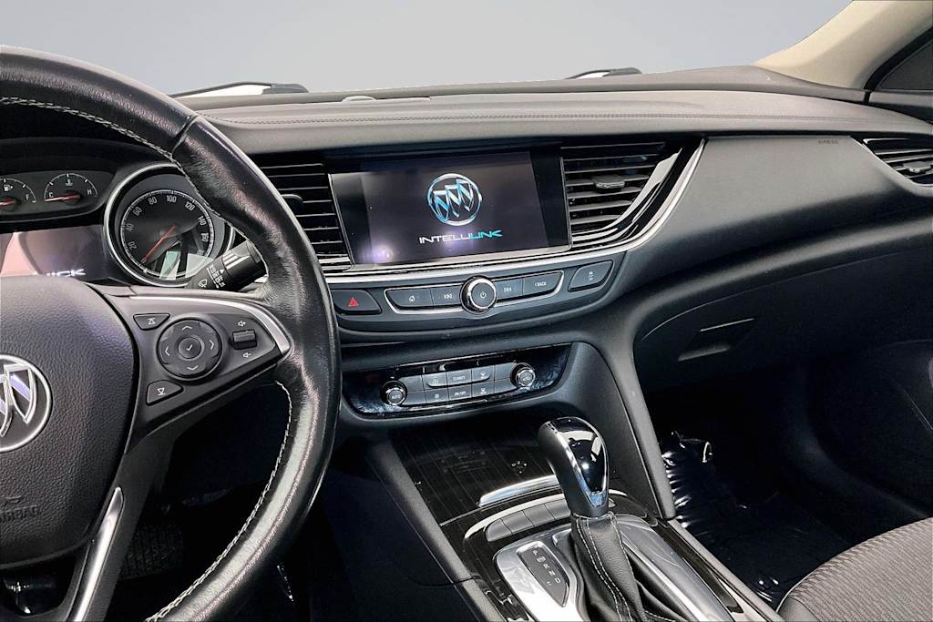Thumbnail: 2018 Buick Regal - 15