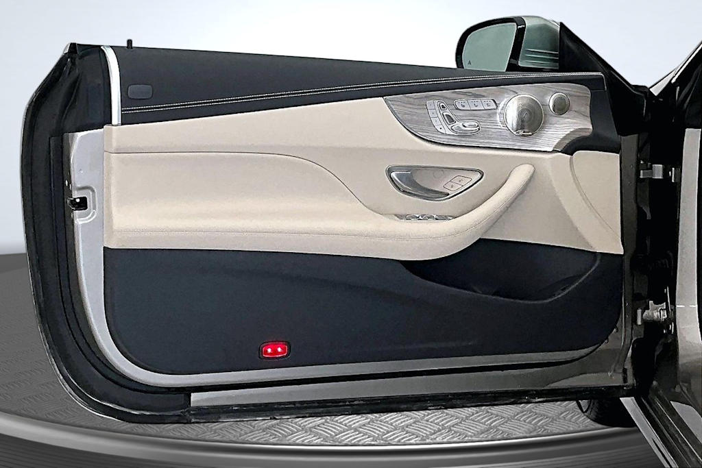 Thumbnail: 2022 Mercedes-Benz E-Class - 24