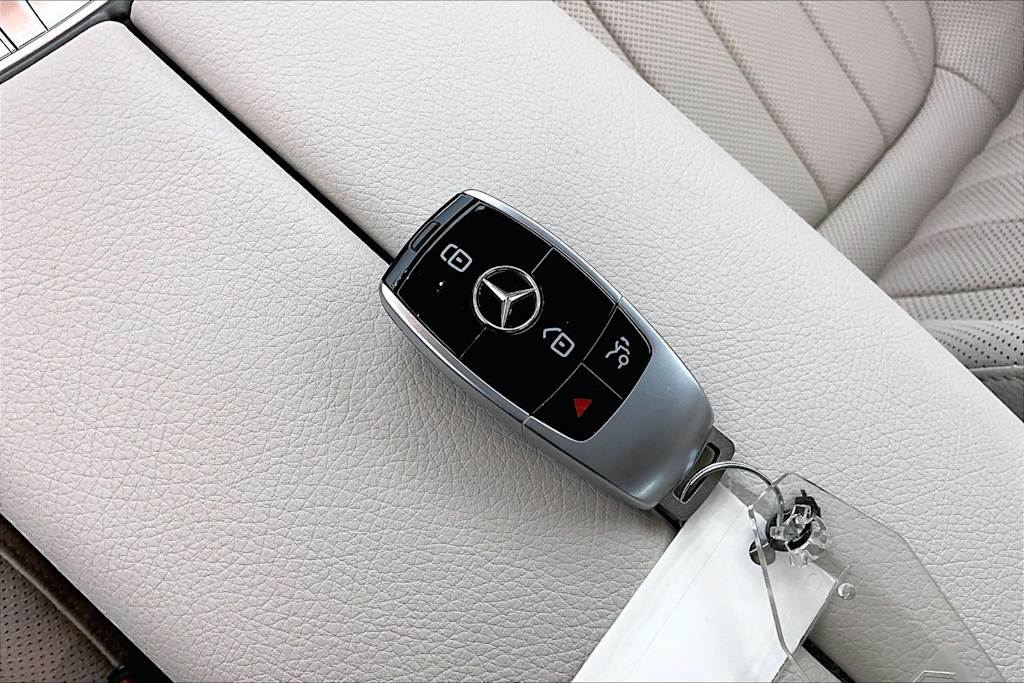 Thumbnail: 2022 Mercedes-Benz E-Class - 19