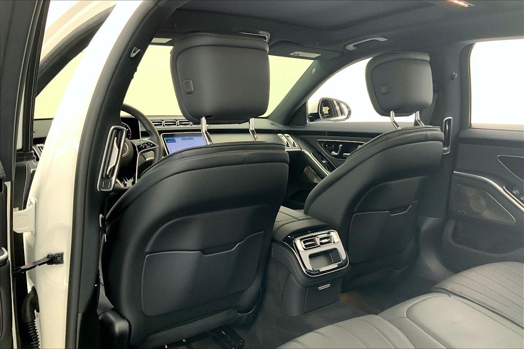 Thumbnail: 2022 Mercedes-Benz S-Class - 13