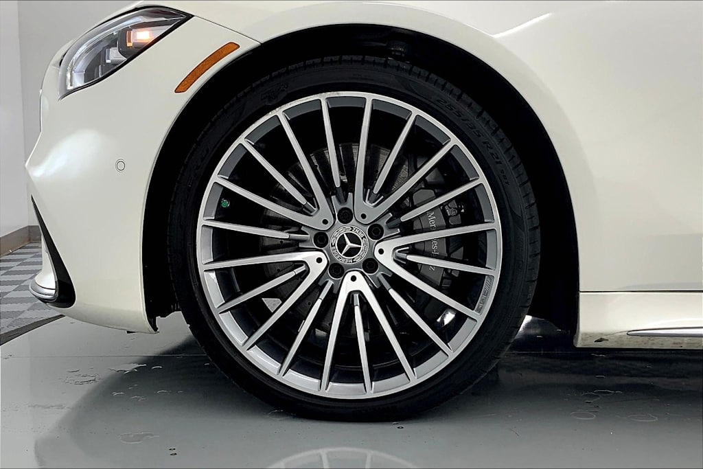 Thumbnail: 2022 Mercedes-Benz S-Class - 8