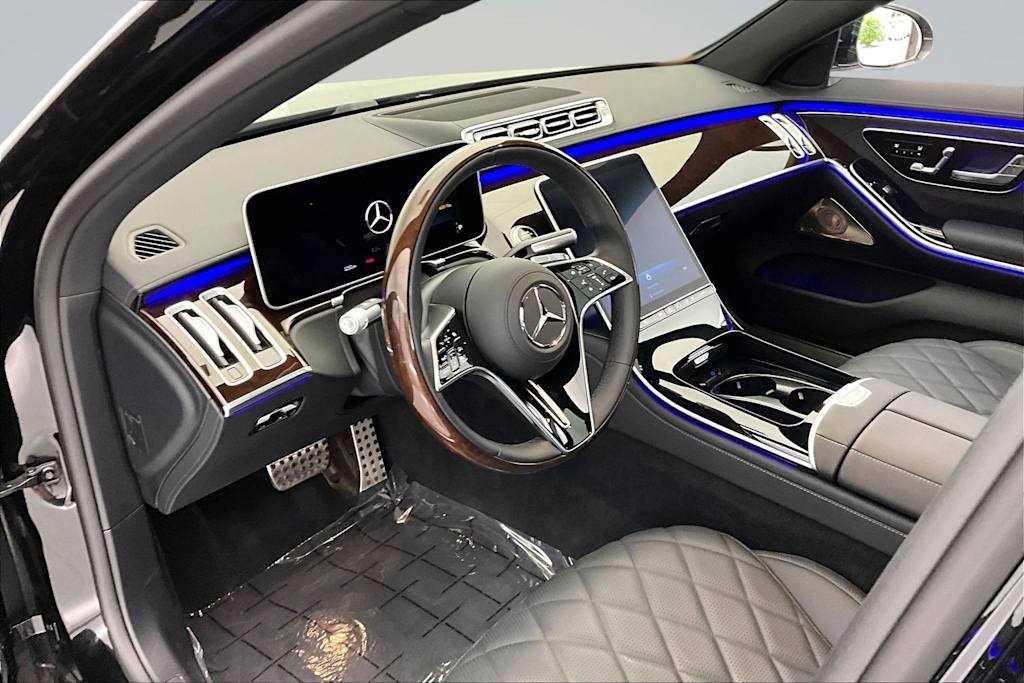 Thumbnail: 2025 Mercedes-Benz S-Class - 2