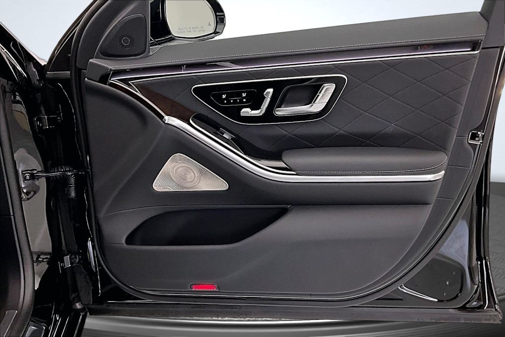 Thumbnail: 2025 Mercedes-Benz S-Class - 25