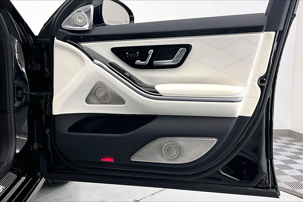 Thumbnail: 2023 Mercedes-Benz S-Class - 26