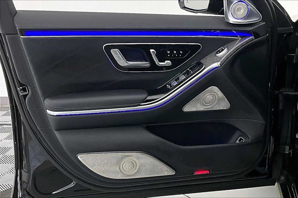 Thumbnail: 2023 Mercedes-Benz S-Class - 24