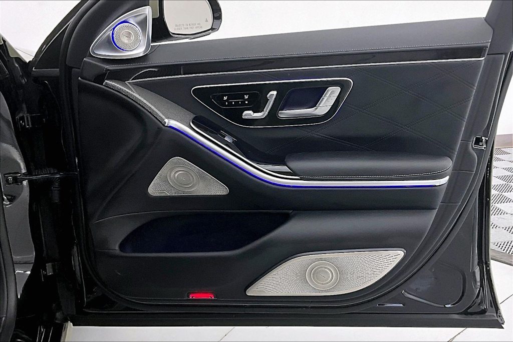 Thumbnail: 2023 Mercedes-Benz S-Class - 25