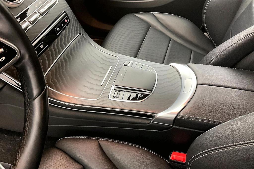 Thumbnail: 2022 Mercedes-Benz GLC - 22