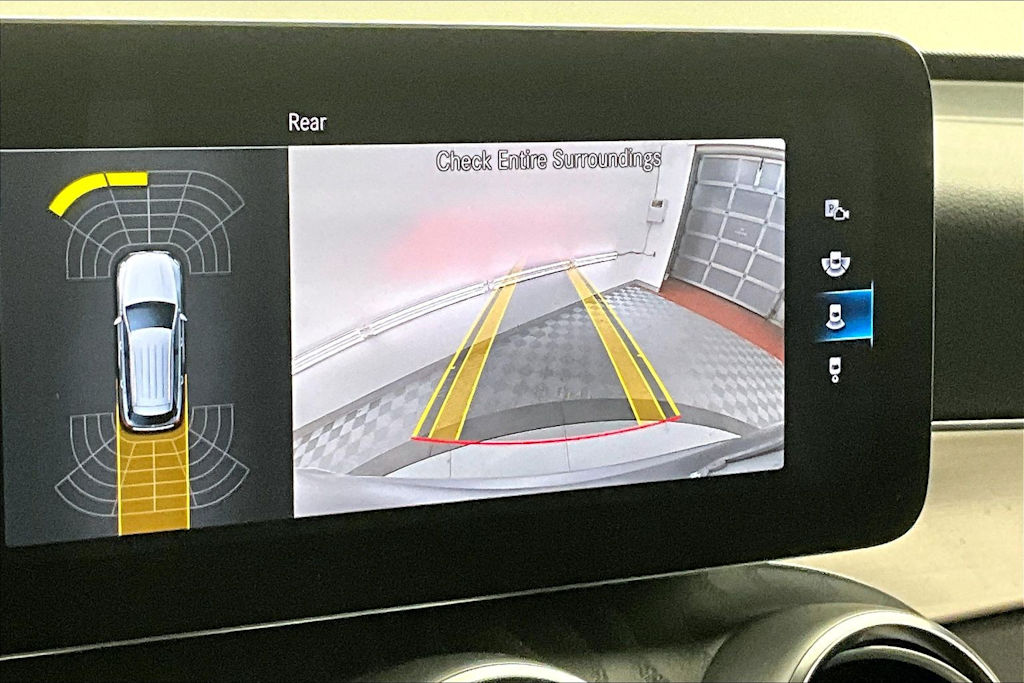 Thumbnail: 2022 Mercedes-Benz GLC - 16