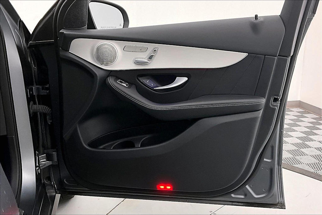 Thumbnail: 2022 Mercedes-Benz GLC - 25