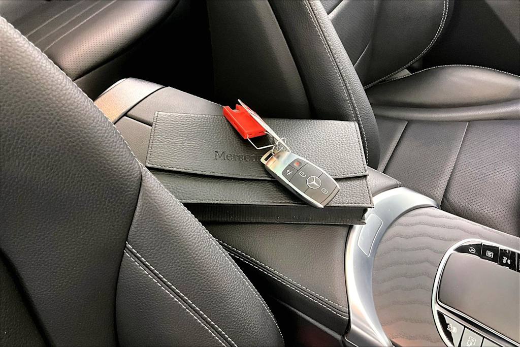 Thumbnail: 2022 Mercedes-Benz GLC - 17