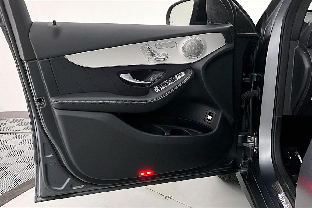 Thumbnail: 2022 Mercedes-Benz GLC - 24