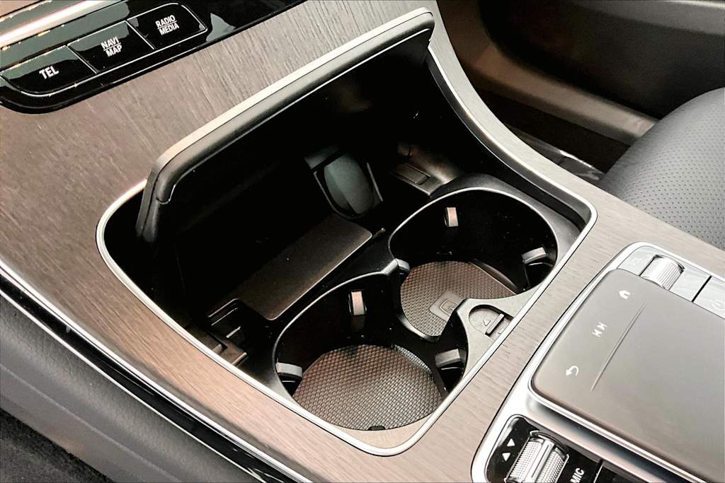 Thumbnail: 2022 Mercedes-Benz GLC - 27