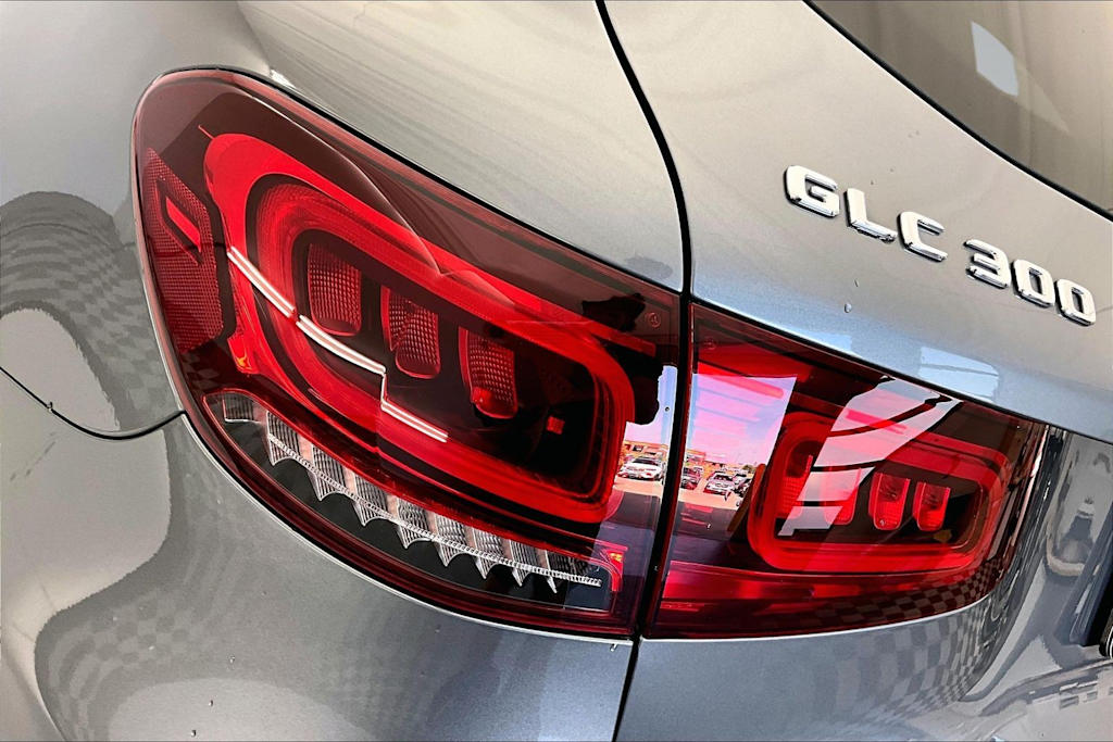 Thumbnail: 2022 Mercedes-Benz GLC - 26