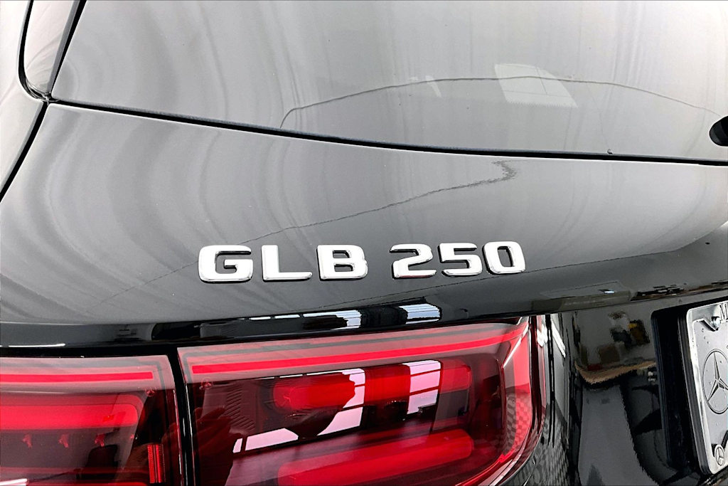 Thumbnail: 2026 Mercedes-Benz GLB - 7