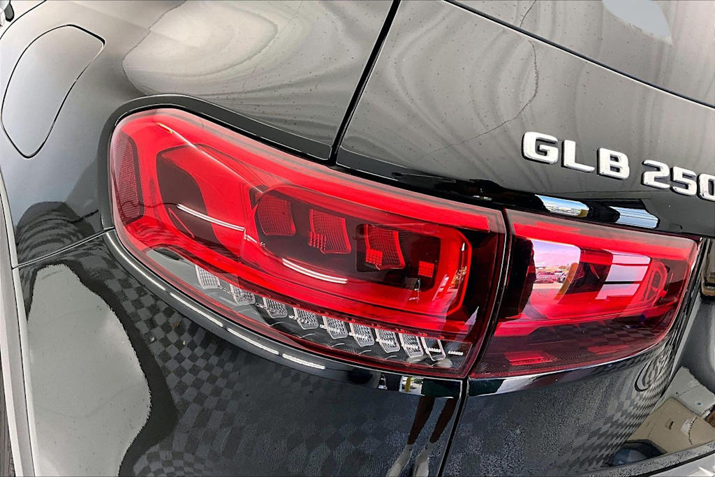 Thumbnail: 2021 Mercedes-Benz GLB - 27
