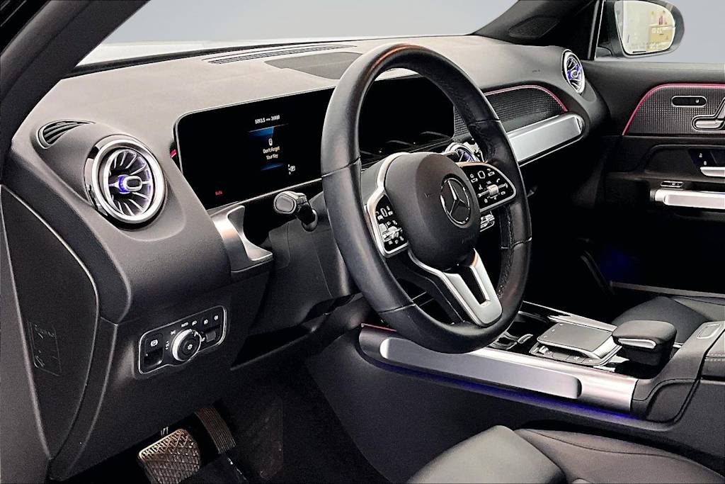 Thumbnail: 2021 Mercedes-Benz GLB - 2