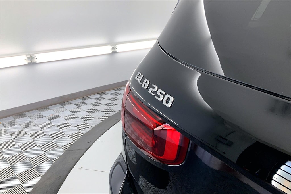 Thumbnail: 2026 Mercedes-Benz GLB - 19